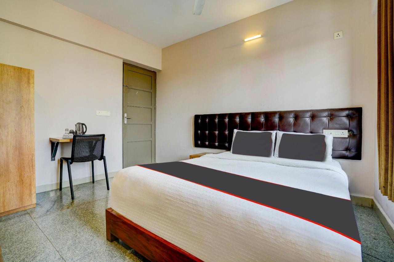 Super Collection O Premium Crystal Residency Hotel Kochi Exterior photo