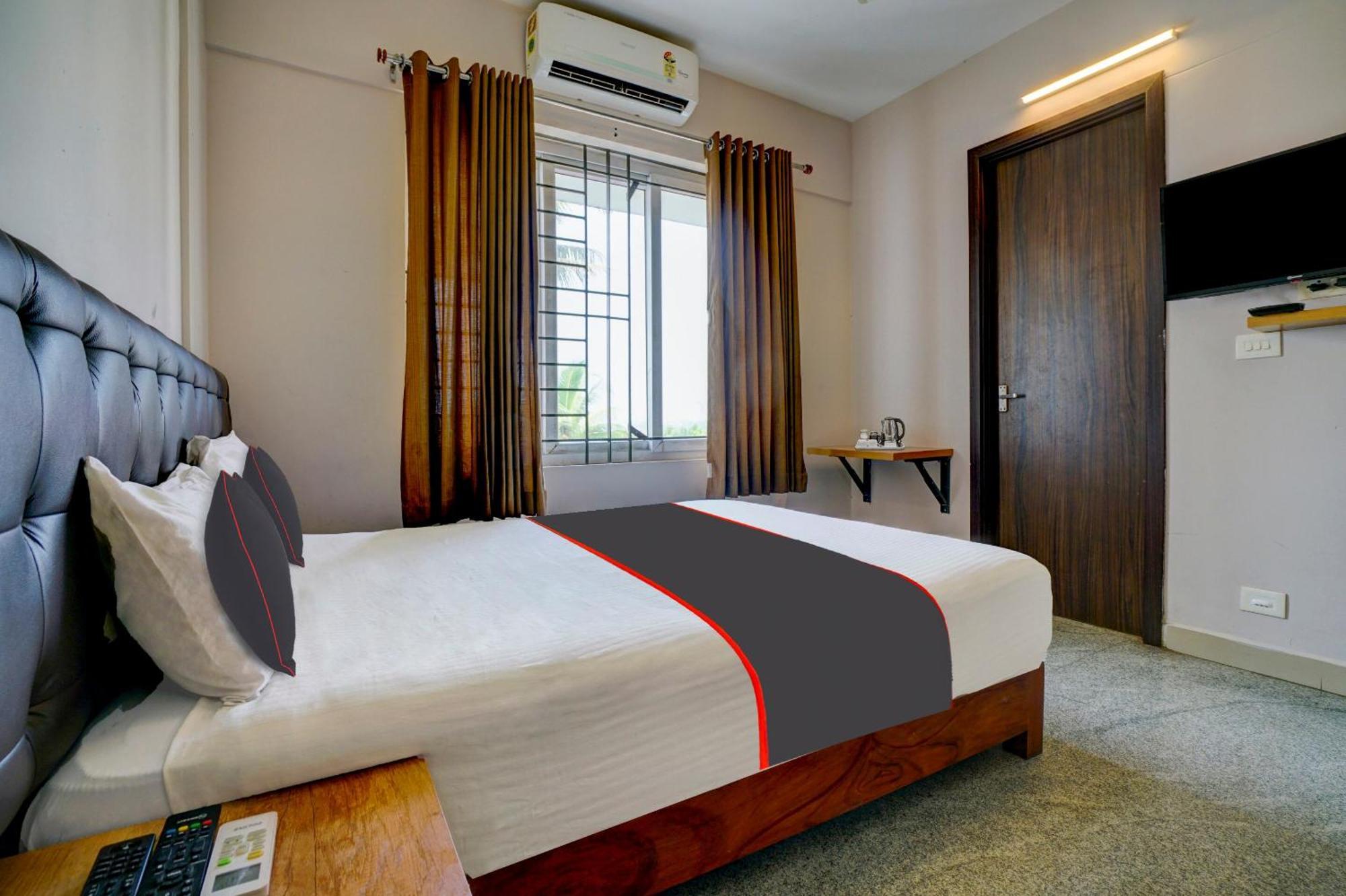 Super Collection O Premium Crystal Residency Hotel Kochi Exterior photo