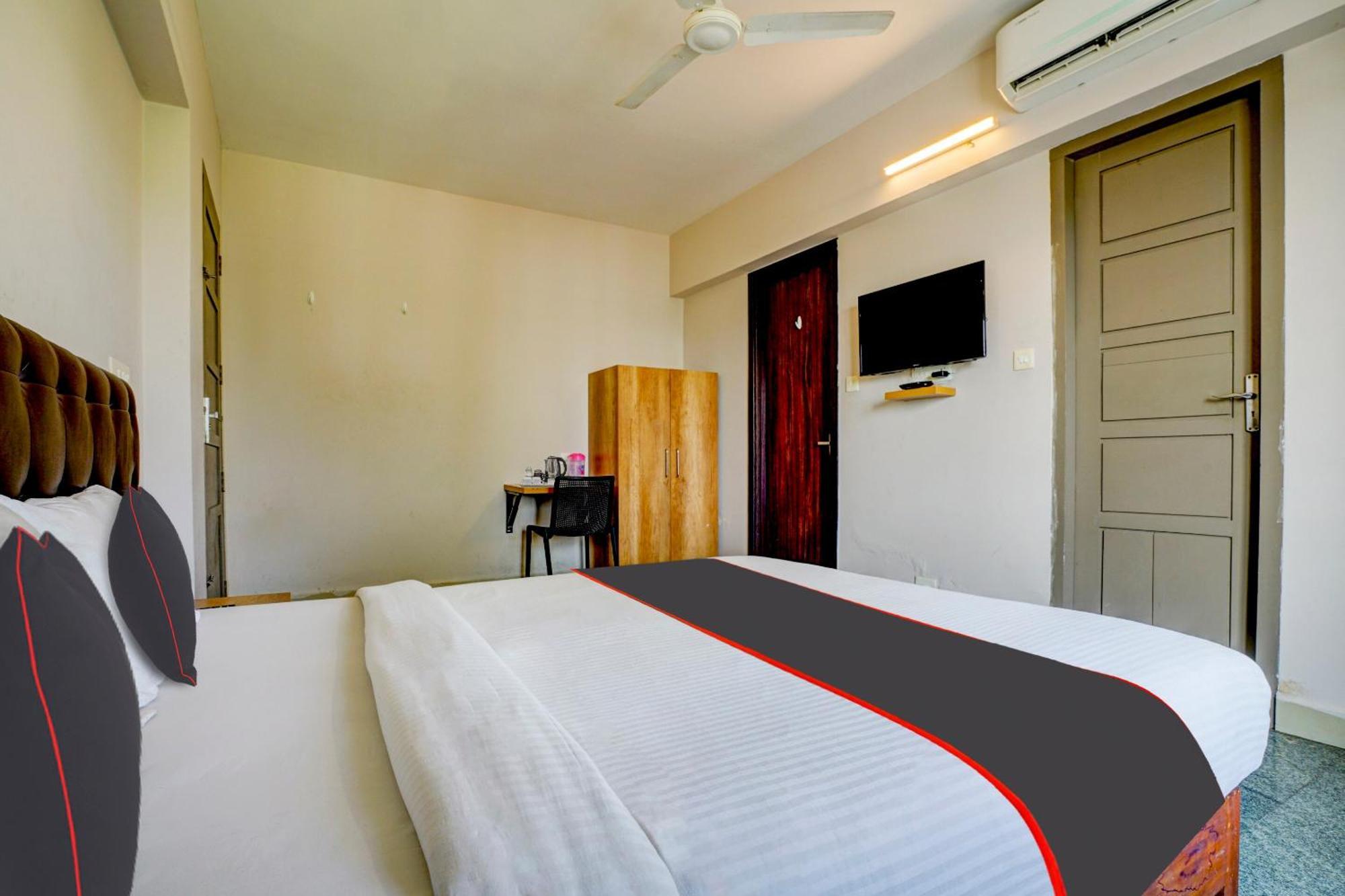 Super Collection O Premium Crystal Residency Hotel Kochi Exterior photo
