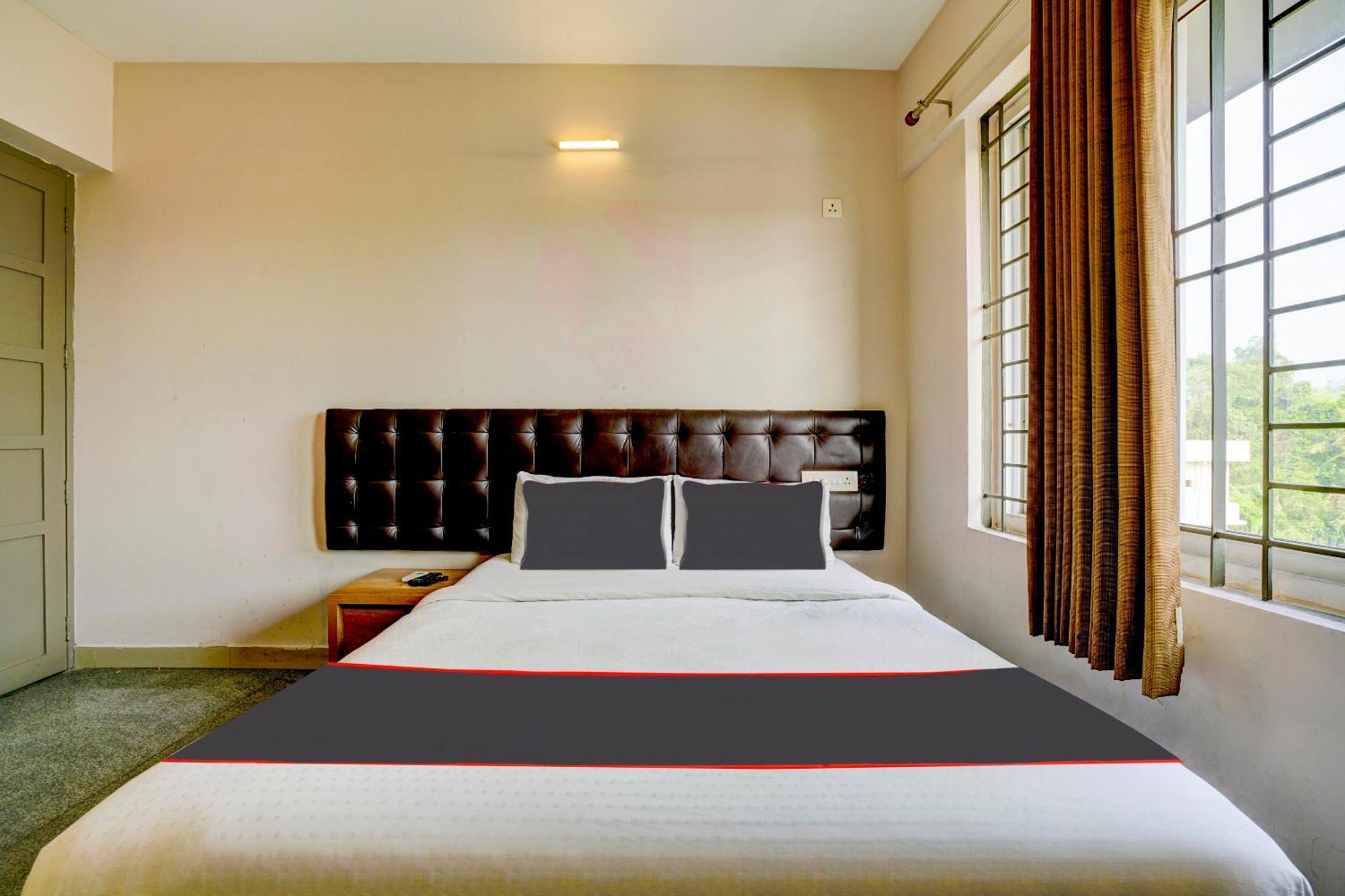 Super Collection O Premium Crystal Residency Hotel Kochi Exterior photo