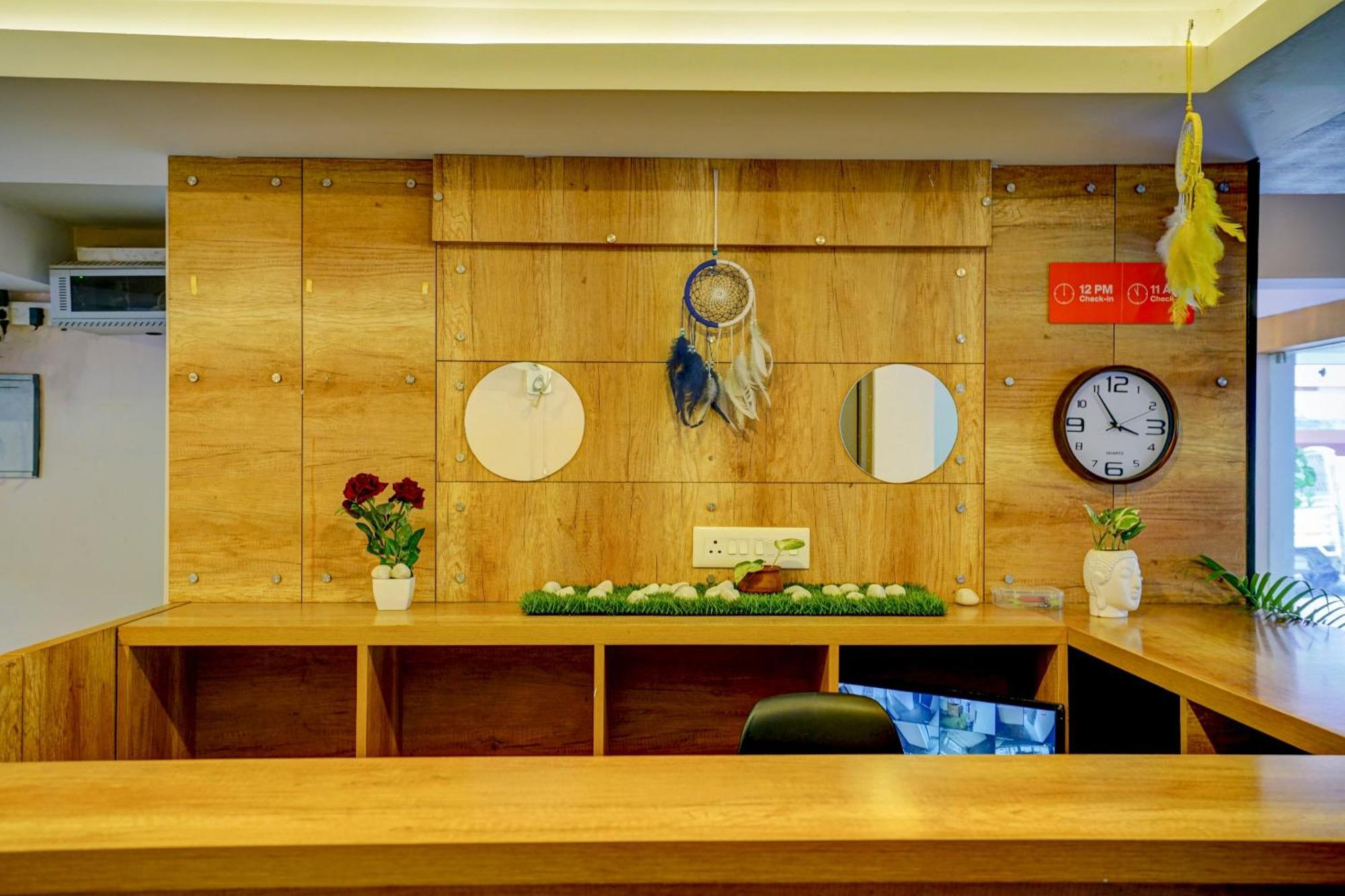 Super Collection O Premium Crystal Residency Hotel Kochi Exterior photo