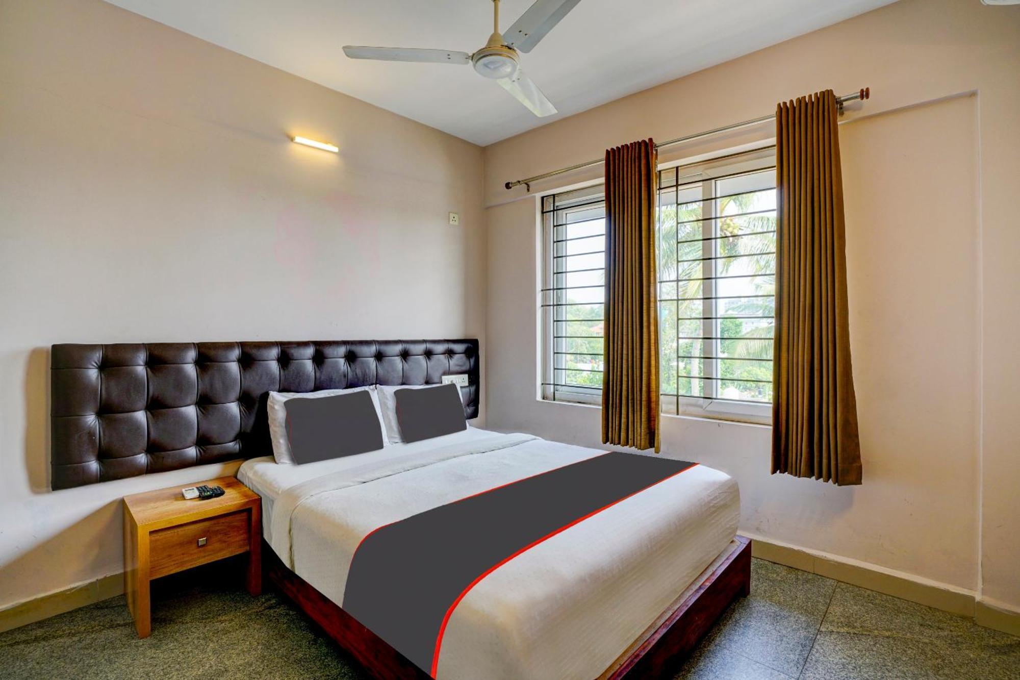 Super Collection O Premium Crystal Residency Hotel Kochi Exterior photo